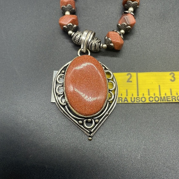 Vintage Summer necklace, sparkly brown Medallion, Pendant, Large & Small Beads - Picture 8 of 11